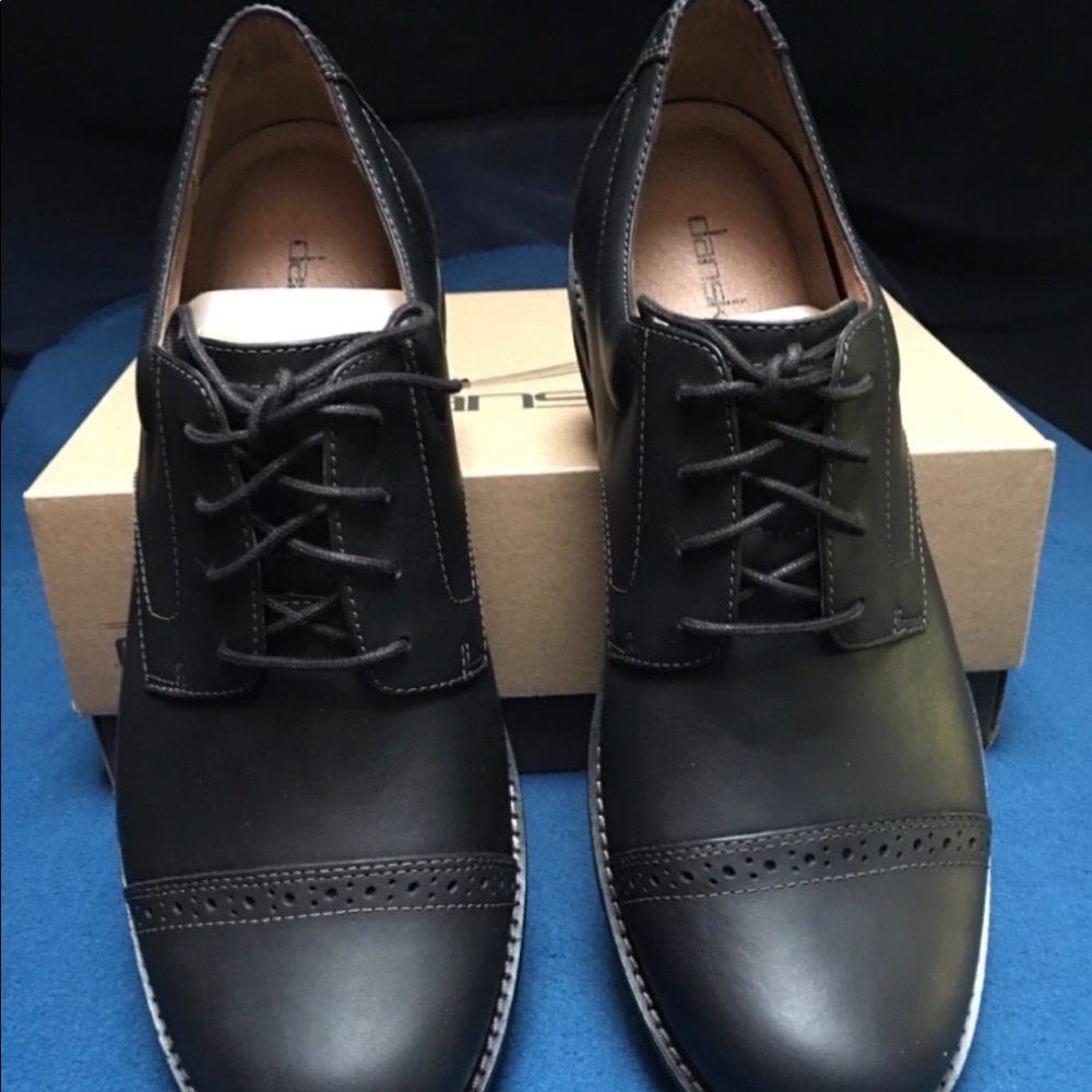 Dansko Justin Oiled Nubuck Men’s Shoes.
